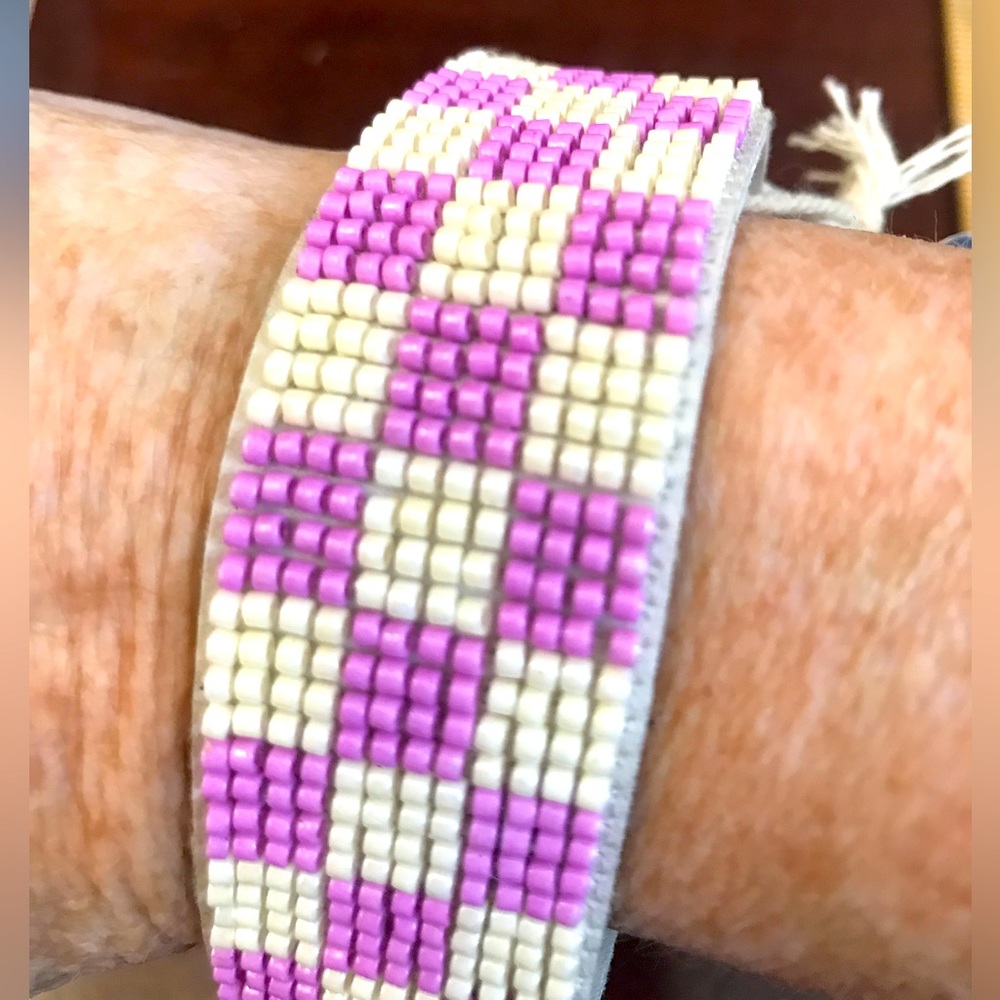 NWT Purple and white seed bead bracelet